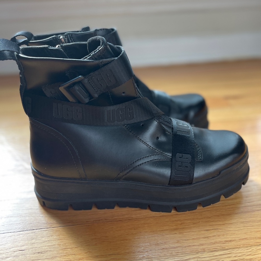 UGG Black Leather Platform Combat Boots Logo Strap Chunky Lug Sole Sz 11